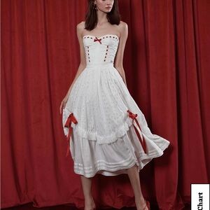 Chic Strapless White Dress with Red Accents